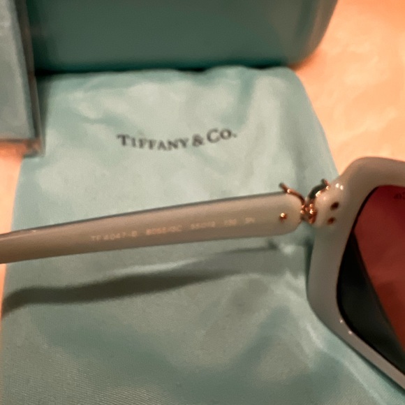 Authentic Tiffany Designer sunglasses with Swarovski Crystal - Picture 5 of 6